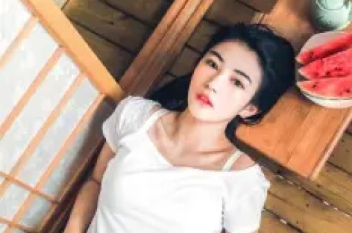 1天曝3大瓜！顶流女星签协议、约会激吻、知三当三各个炸裂
