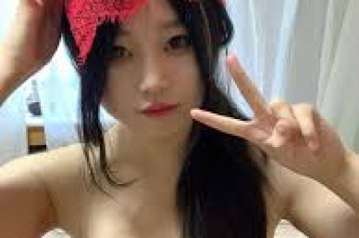 娱乐圈连环瓜：肖奈被传频接站台、牙疼小花被“牺牲”、长腿格格相亲走过场？