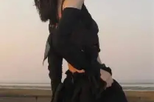 知名女网红翻车每天收入几万礼物却被曝光是AI生成的人物